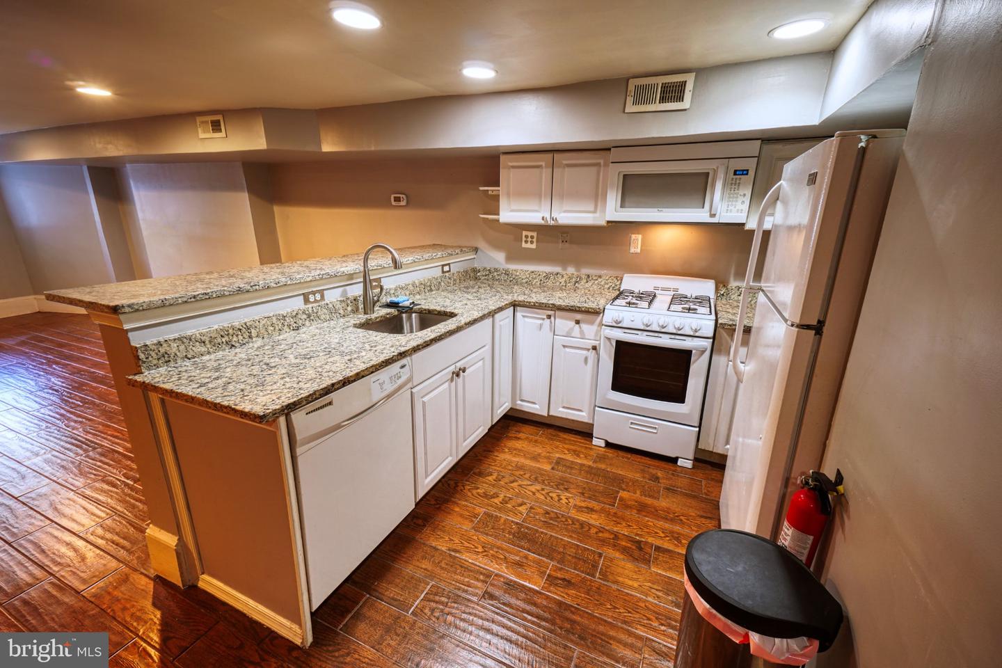 50 T St Nw #b Property Photo 8