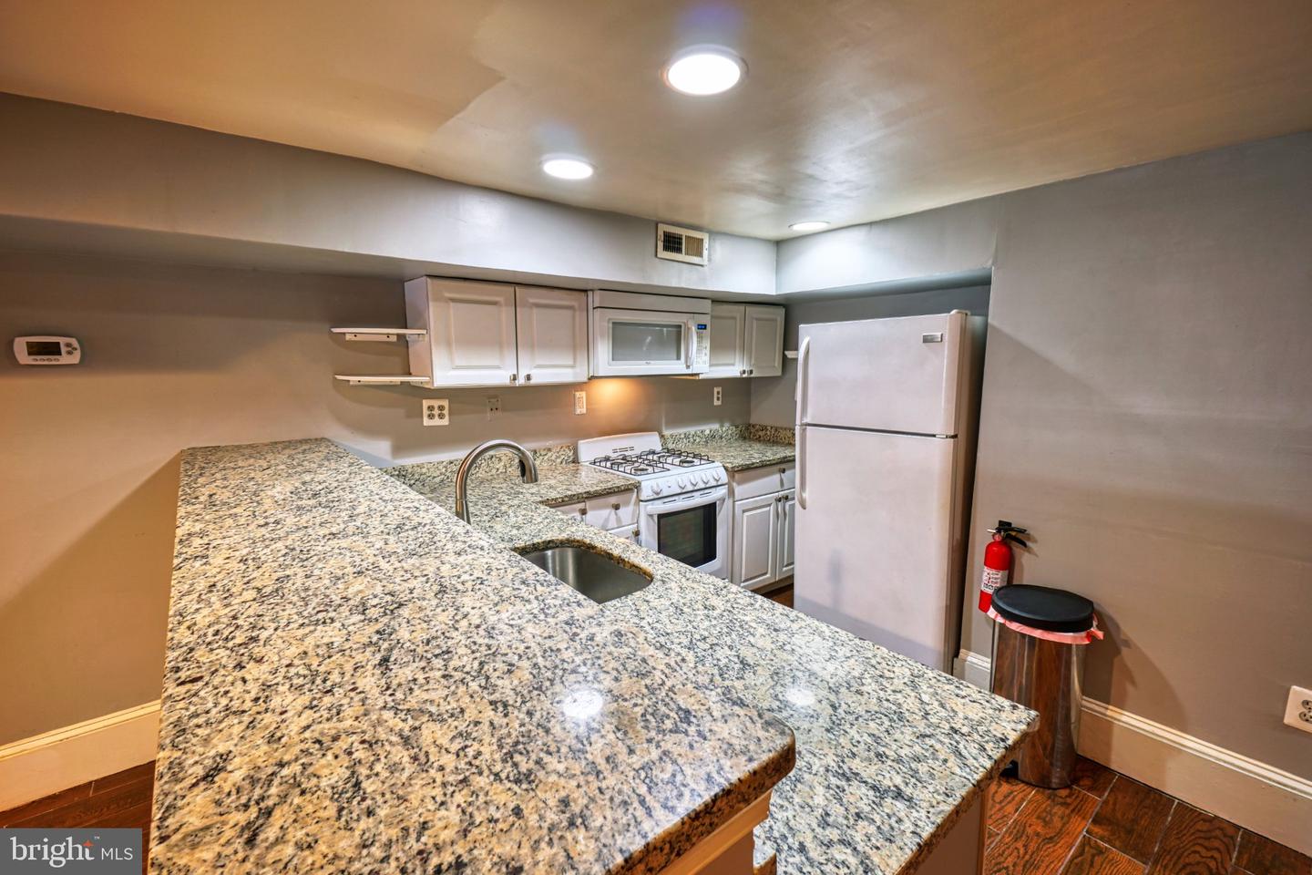 50 T St Nw #b Property Photo 9