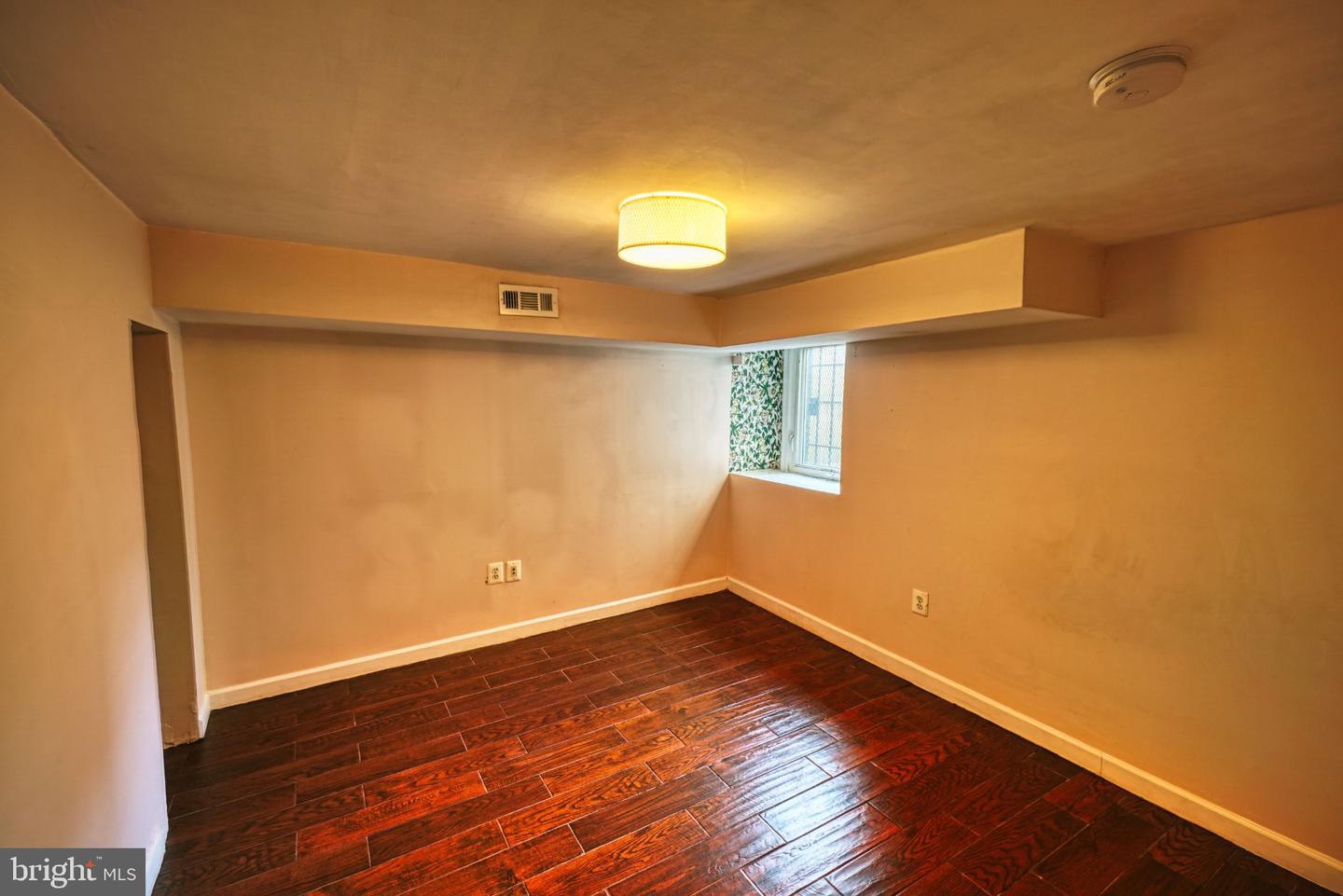 50 T St Nw #b Property Photo 12