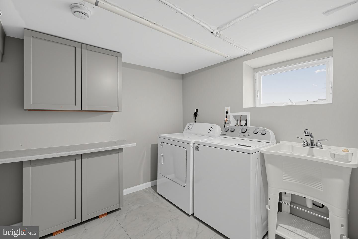 1424 Irving St Ne Property Photo 27