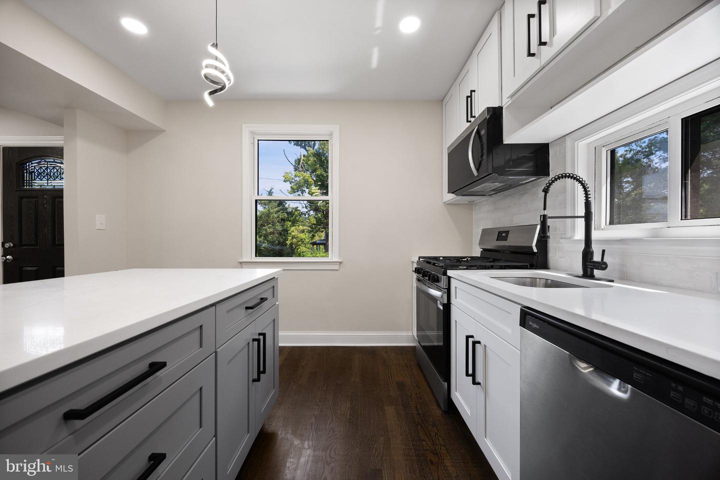 1601 Hamlin St Ne Property Photo 34