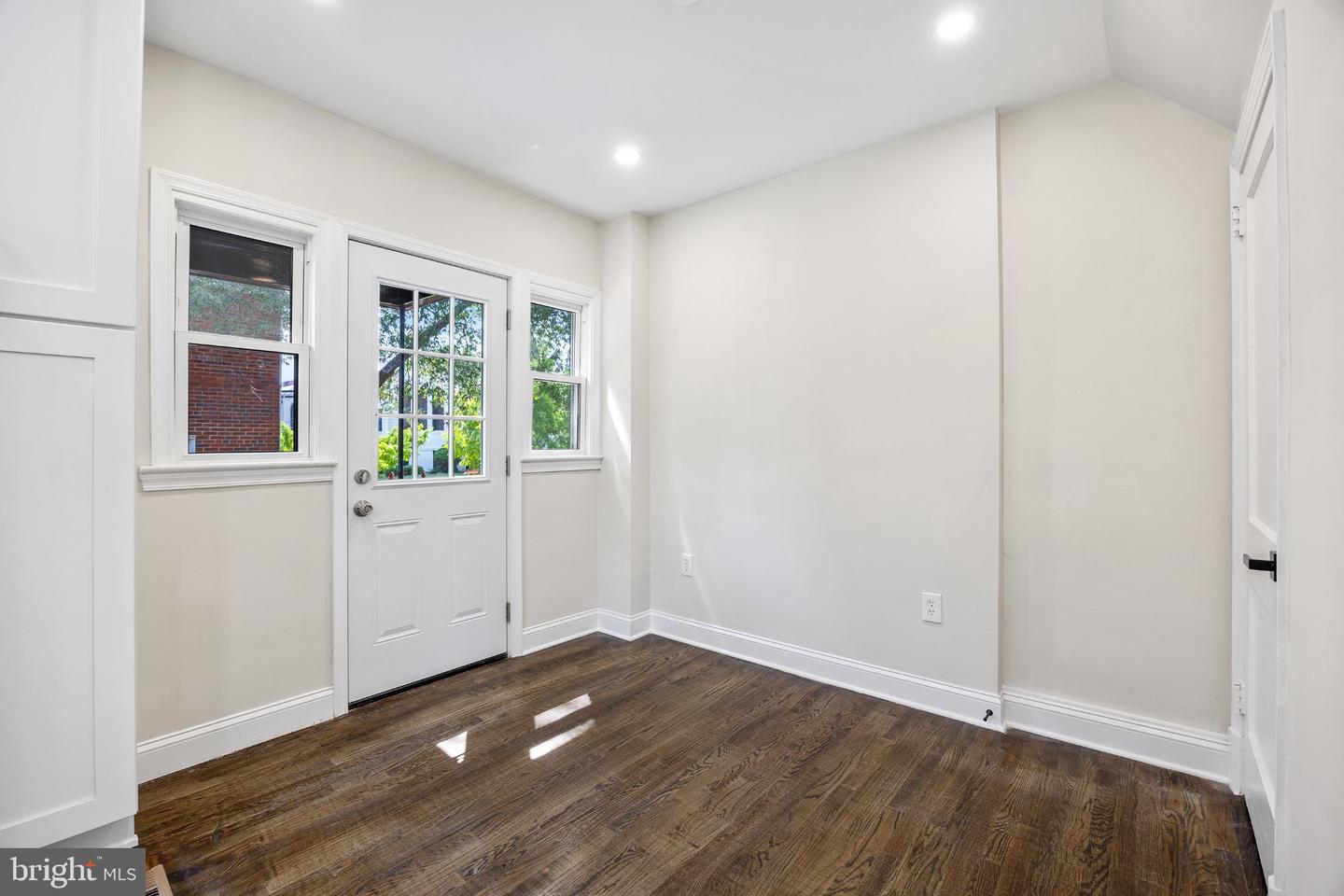 1601 Hamlin St Ne Property Photo 37