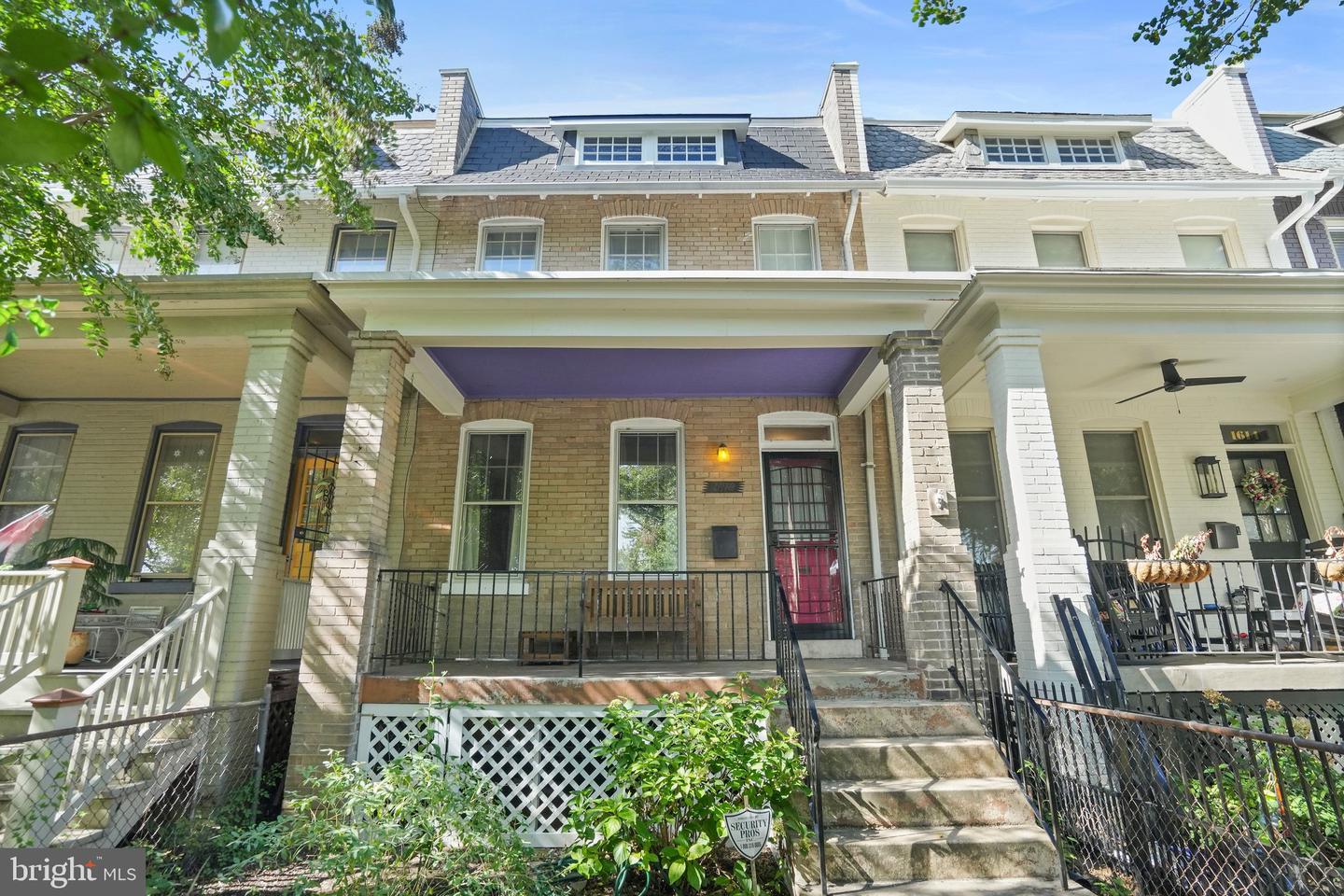 1612 Potomac Ave Se Property Photo 1