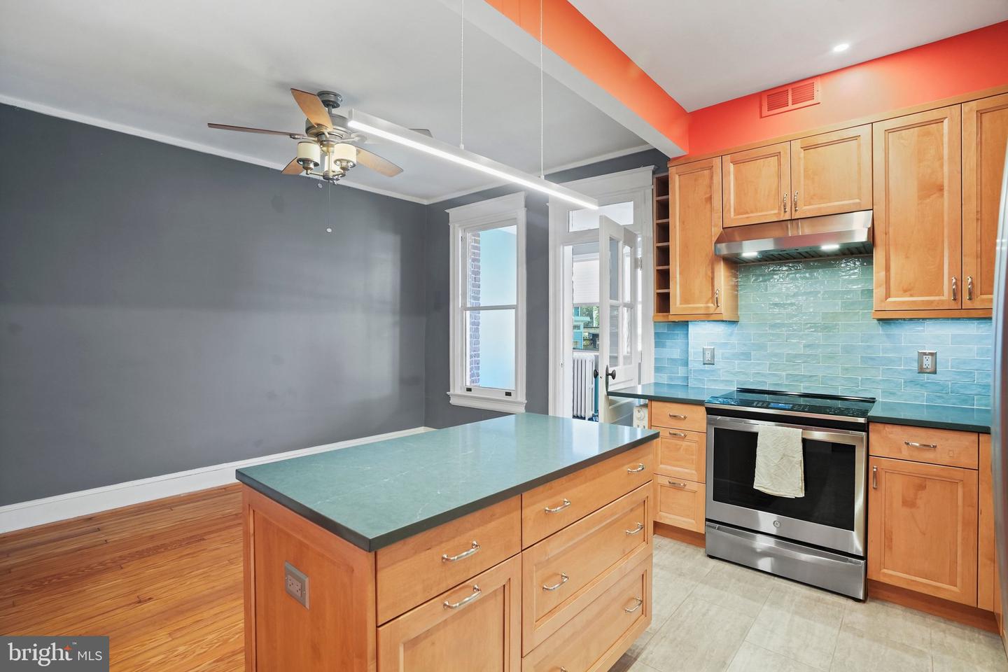 1612 Potomac Ave Se Property Photo 10
