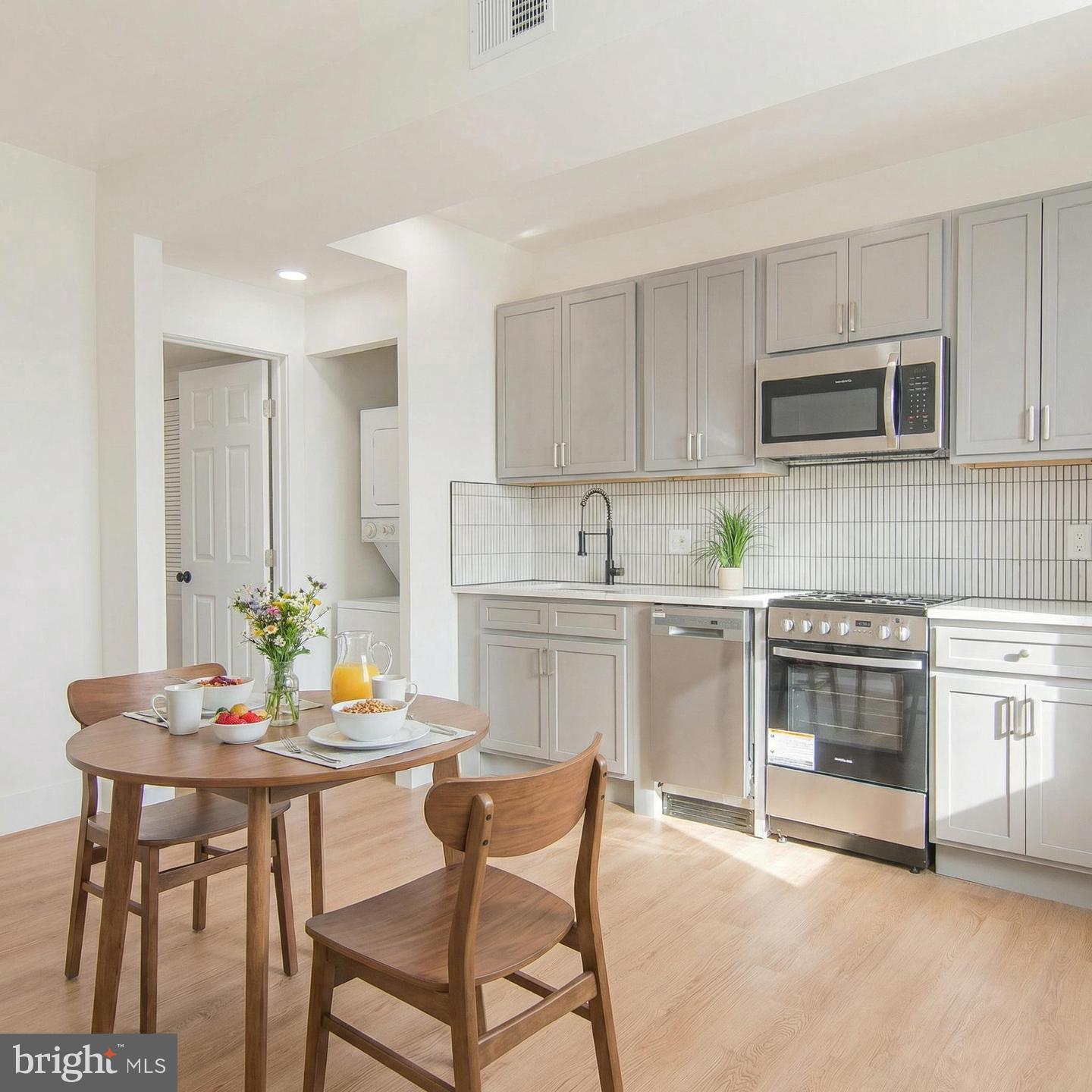 1629 WEST VIRGINIA NE #3 Property Photo 1