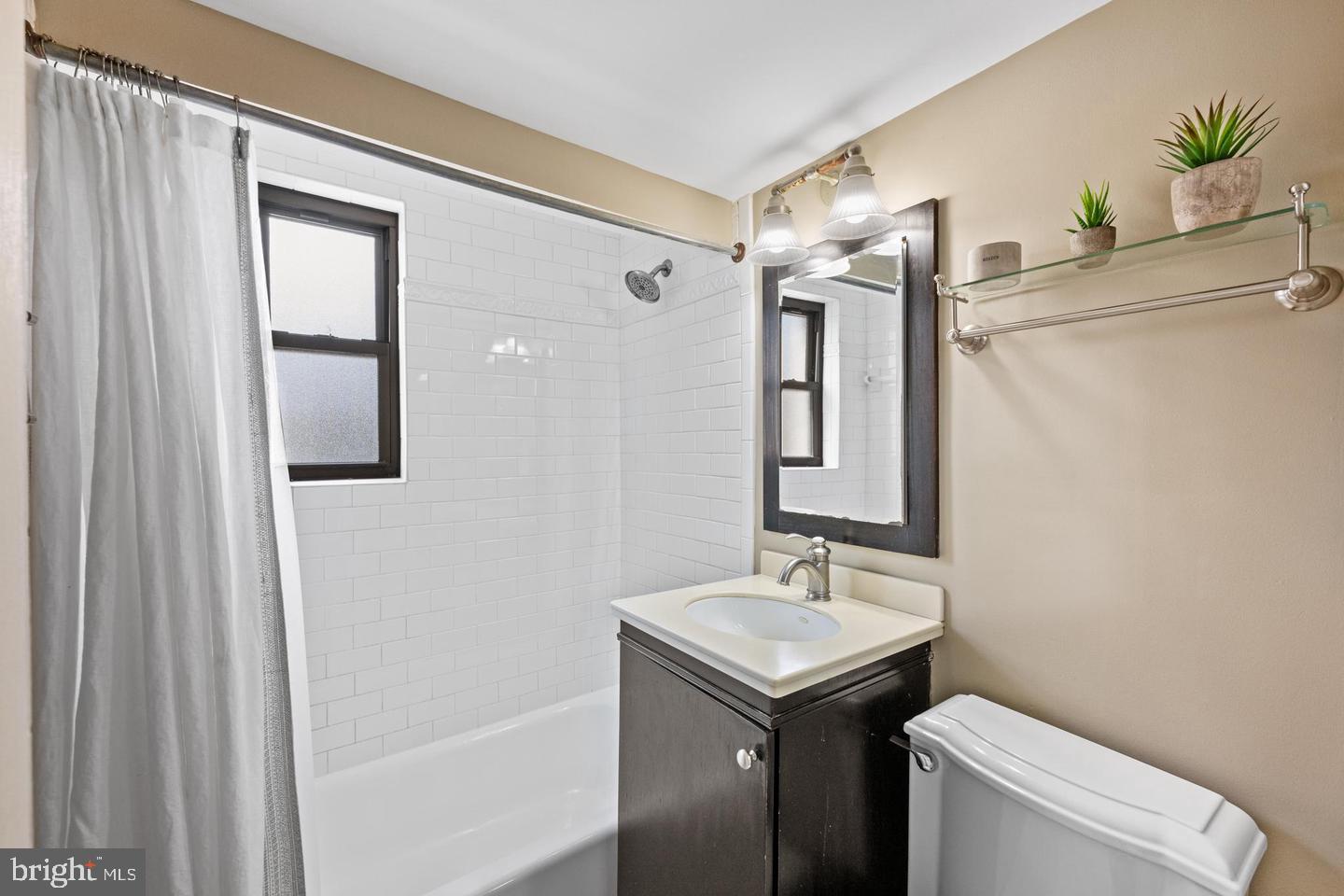 3819 Davis Pl Nw #4 Property Photo 15