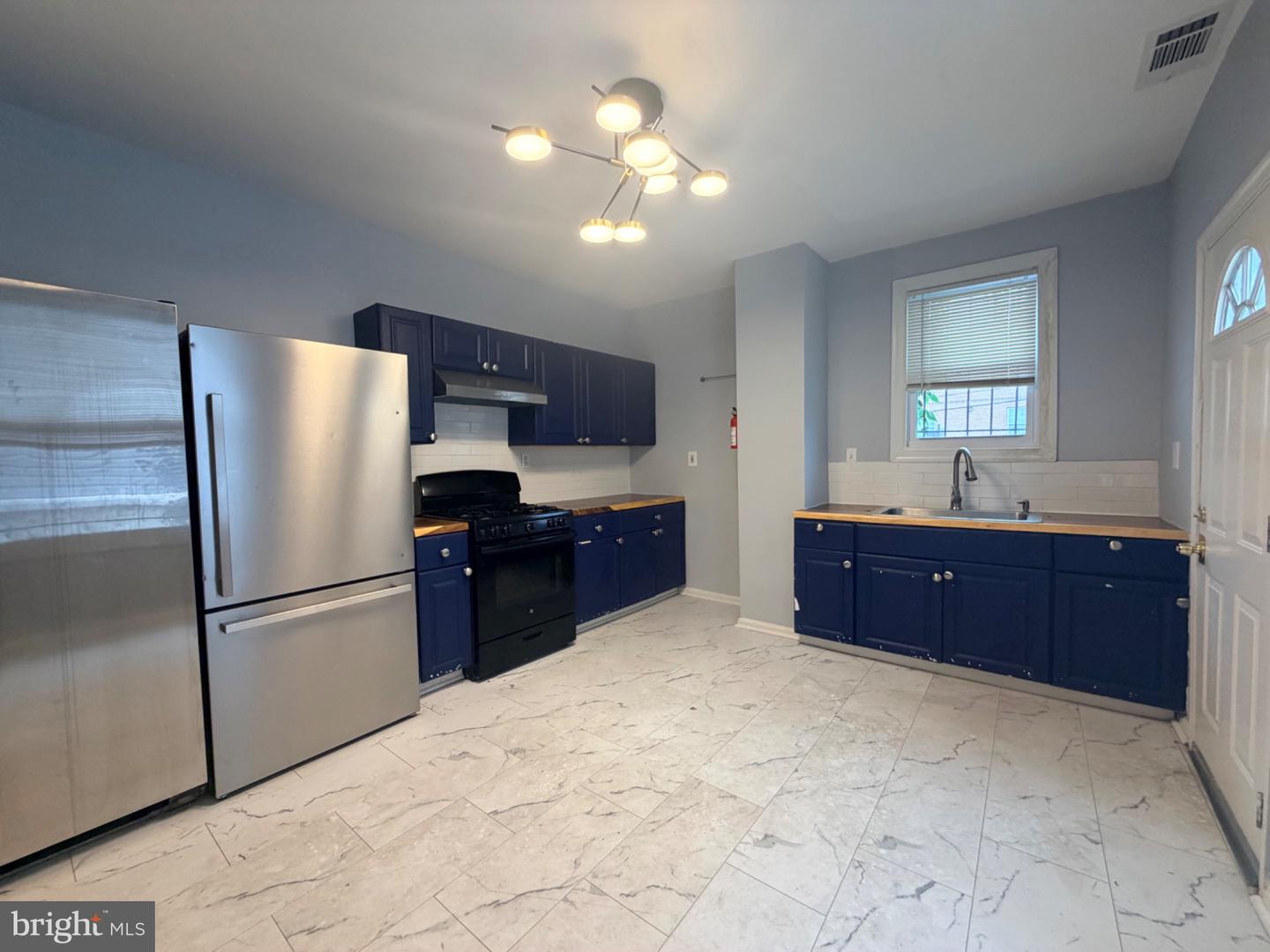 739 Morton St Nw Property Photo 4