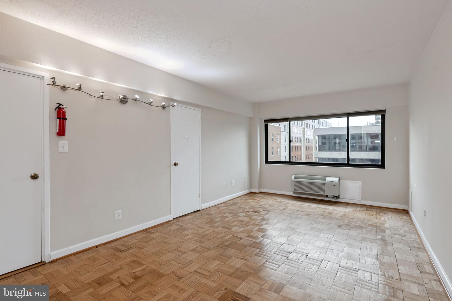 2141 I St Nw #806 Property Photo 5
