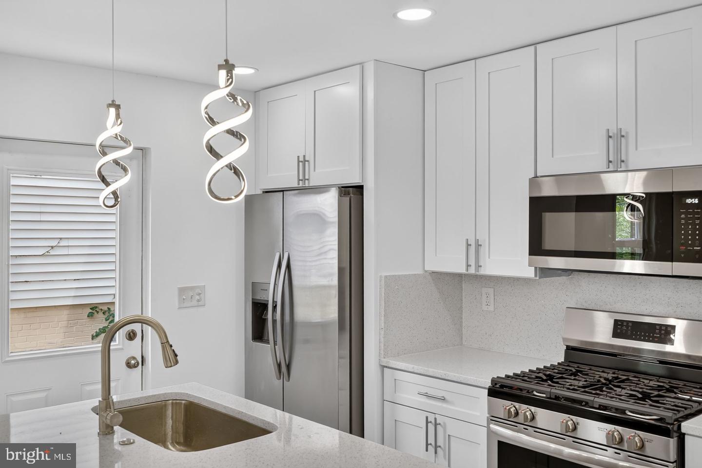 DCDC2284446 Property Photo 6