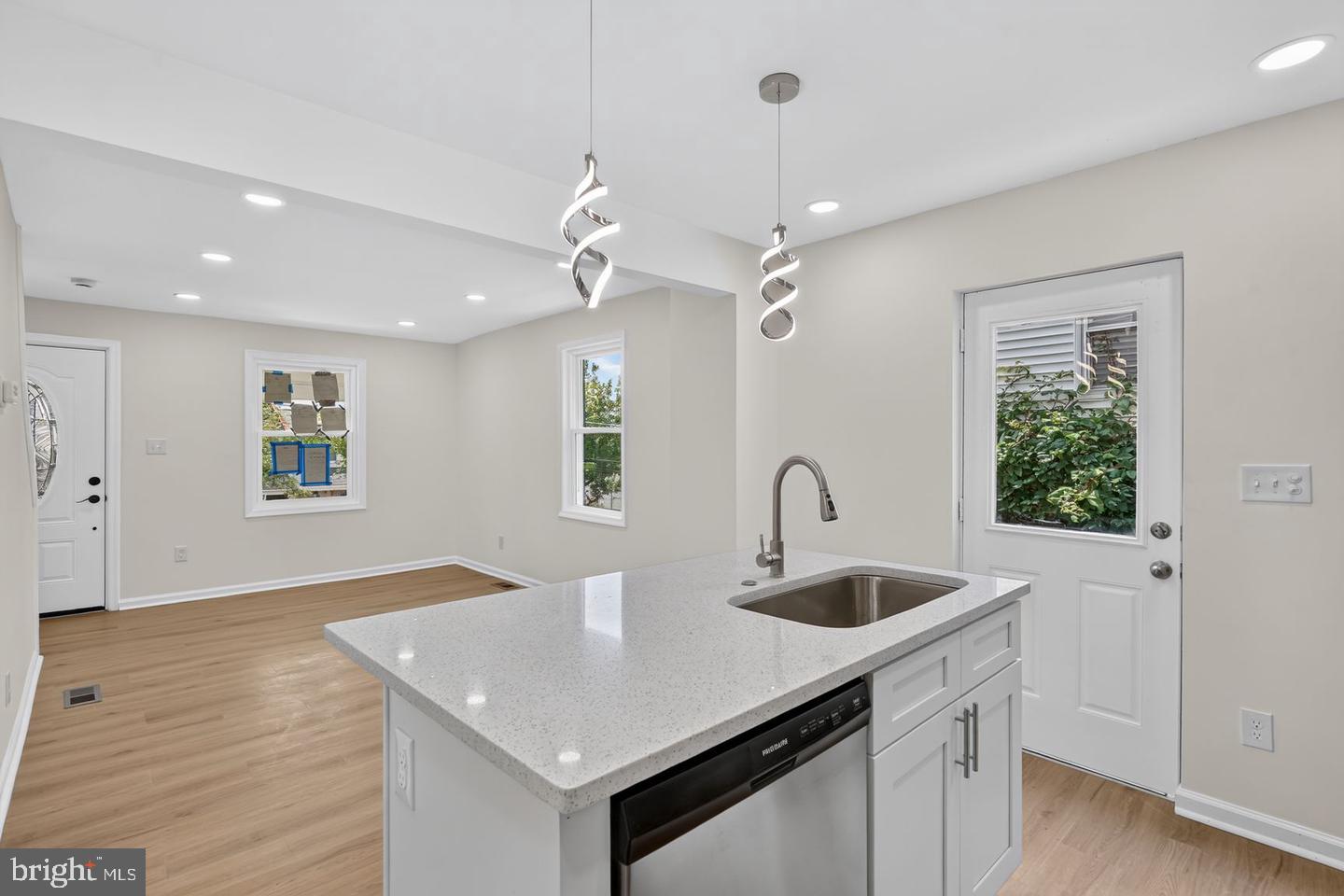 DCDC2284446 Property Photo 24