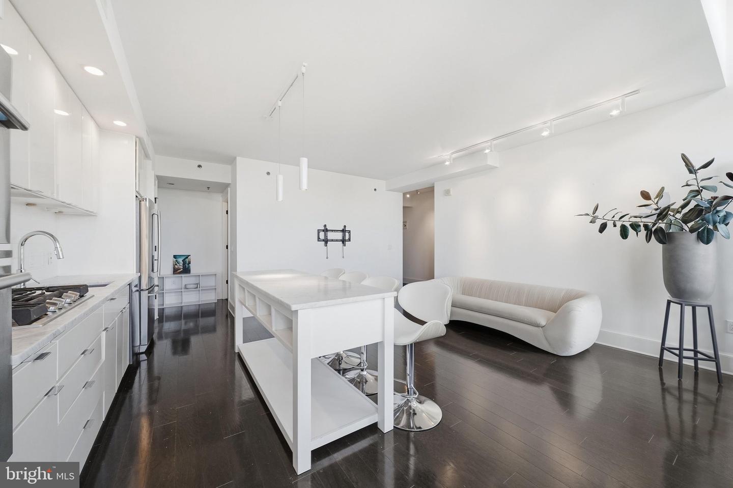 DCDC2284490 Property Photo 16