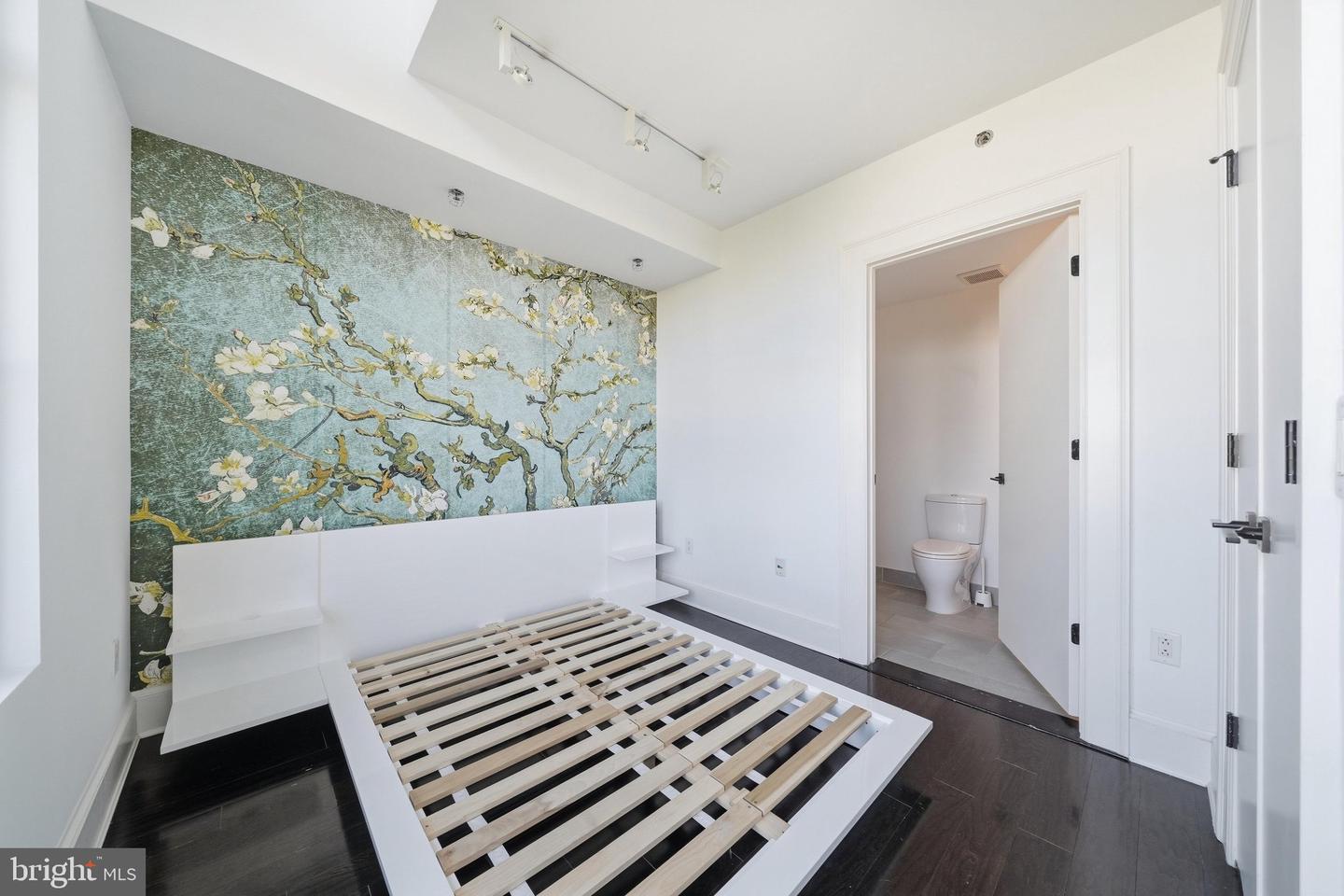 DCDC2284490 Property Photo 18