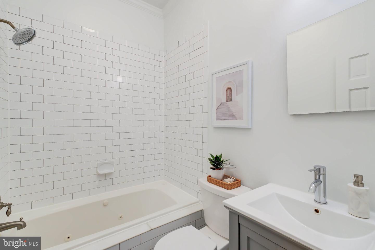 822 7th St Ne #2 Property Photo 29