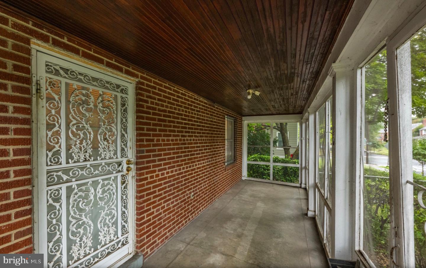 1912 Varnum St Ne Property Photo 2