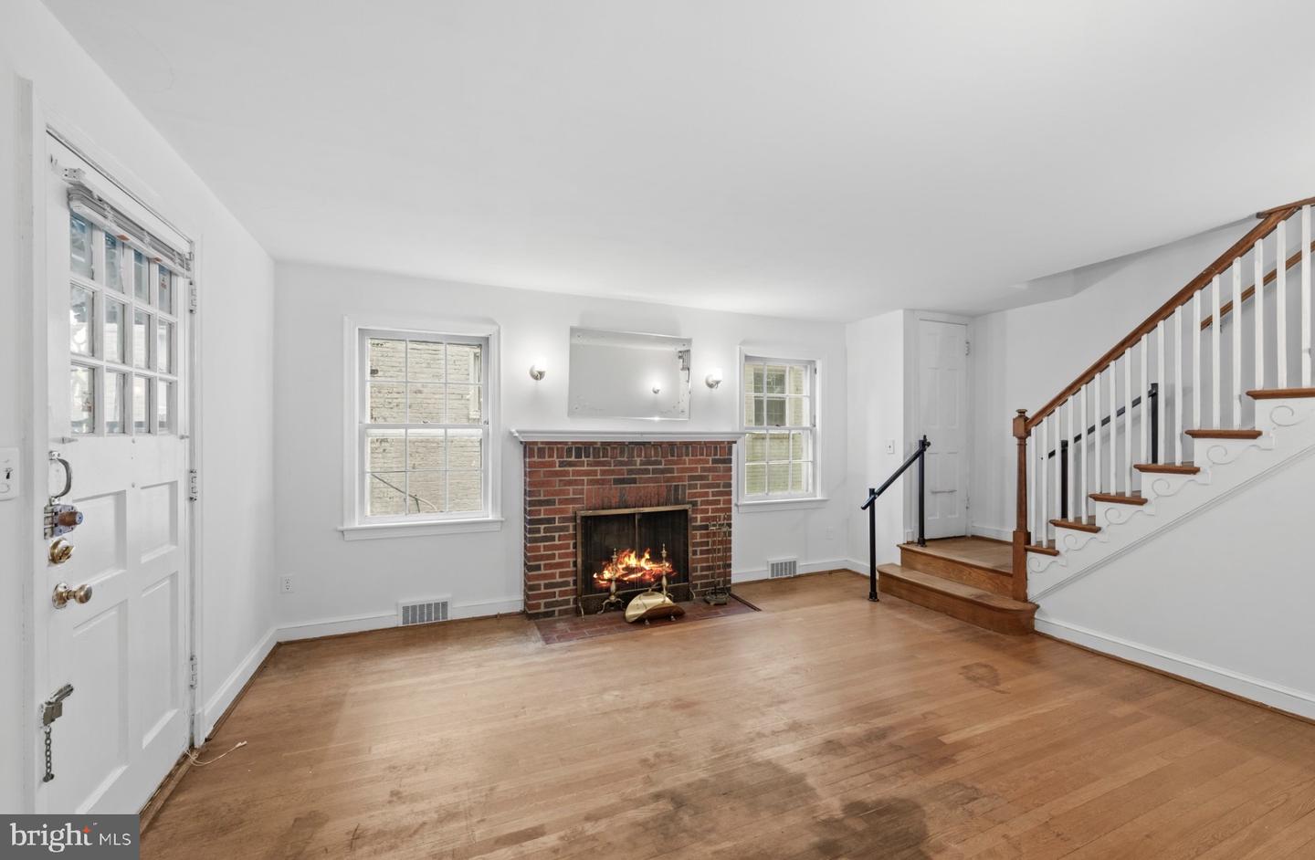 1912 Varnum St Ne Property Photo 3