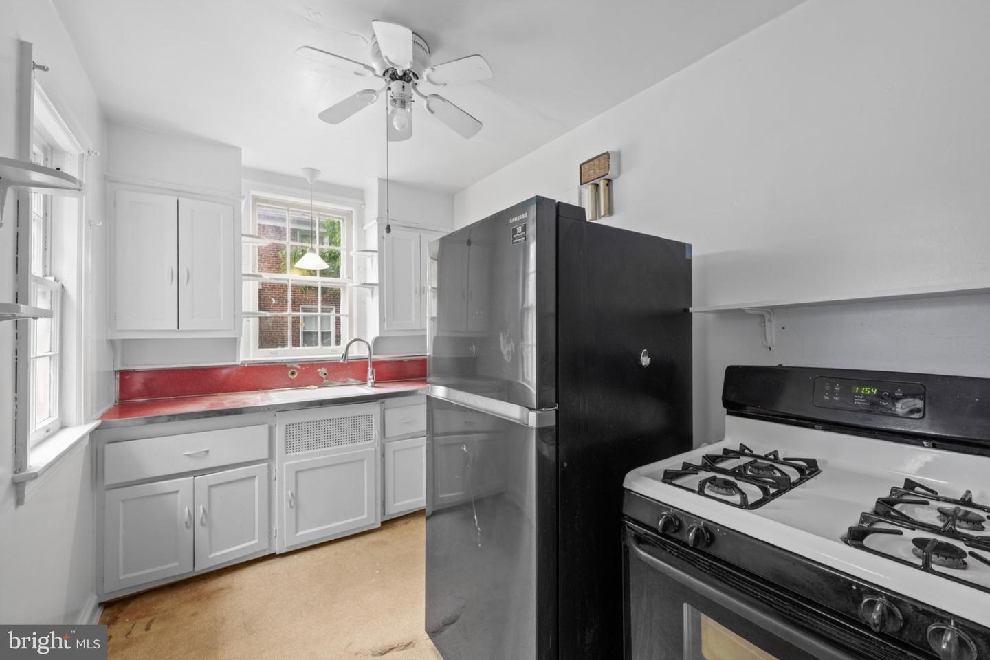 1912 Varnum St Ne Property Photo 5
