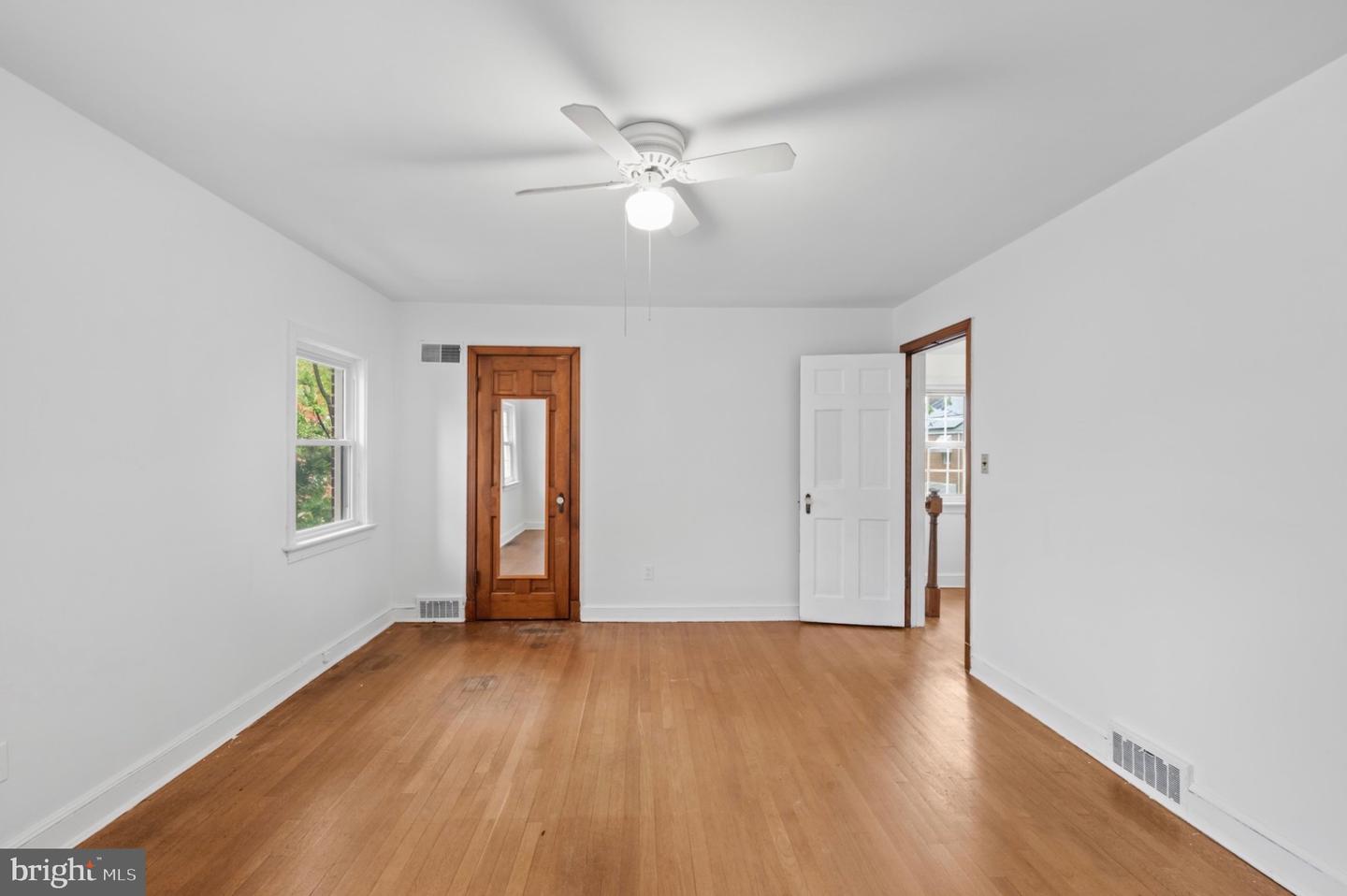 1912 Varnum St Ne Property Photo 7
