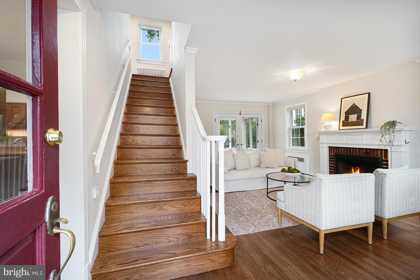 5504 30th Pl Nw Property Photo 5