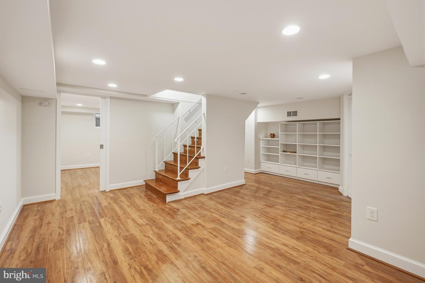 5504 30th Pl Nw Property Photo 32