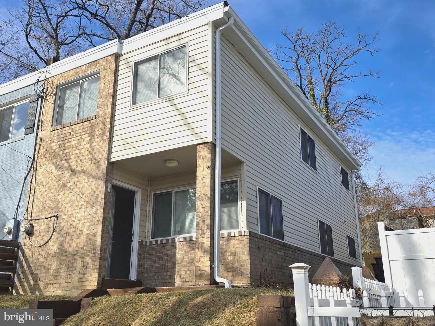 5320 JAY ST NE Property Photo 1