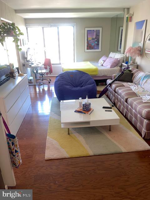 1440 N St N #910 Property Photo 2