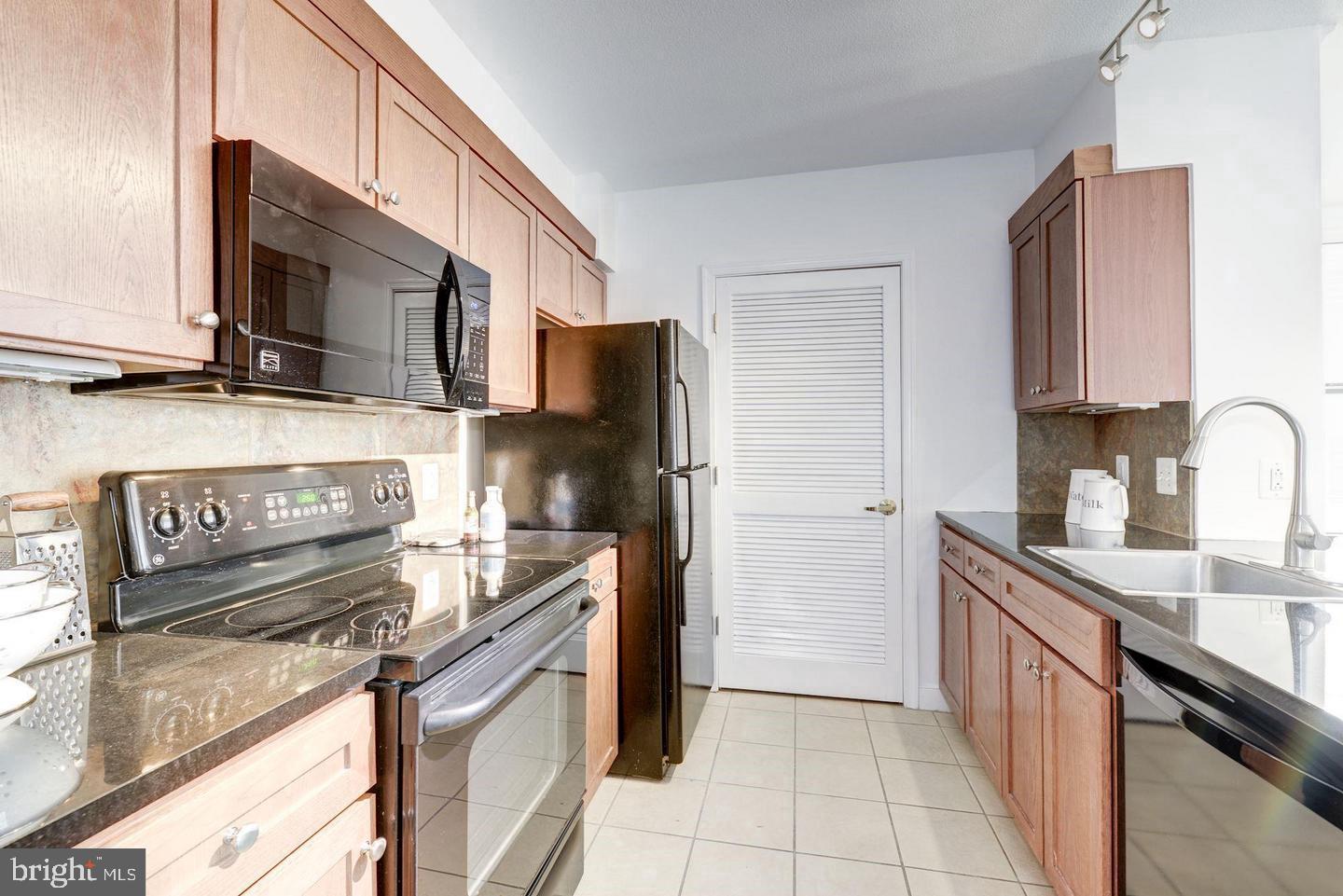 631 D St Nw #526 Property Photo 5