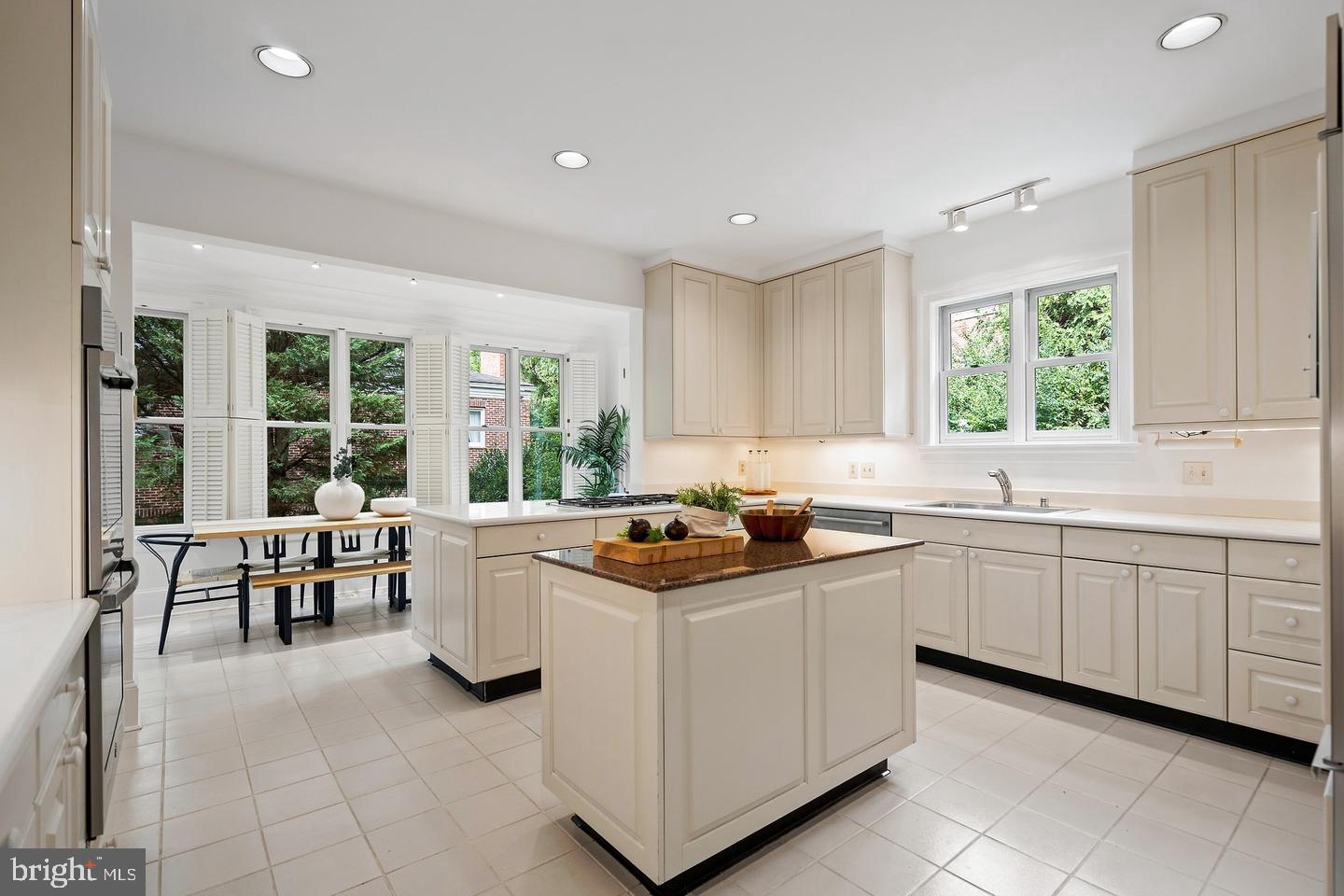 4753 Reservoir Rd Nw Property Photo 1