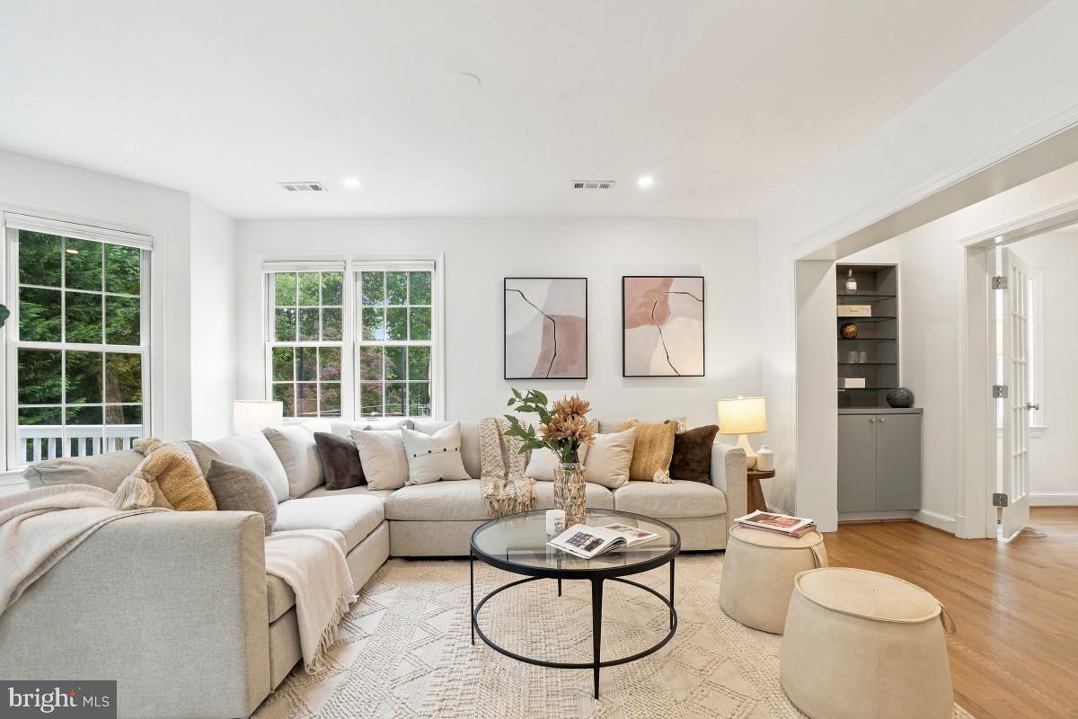 4512 Van Ness St Nw Property Photo 10