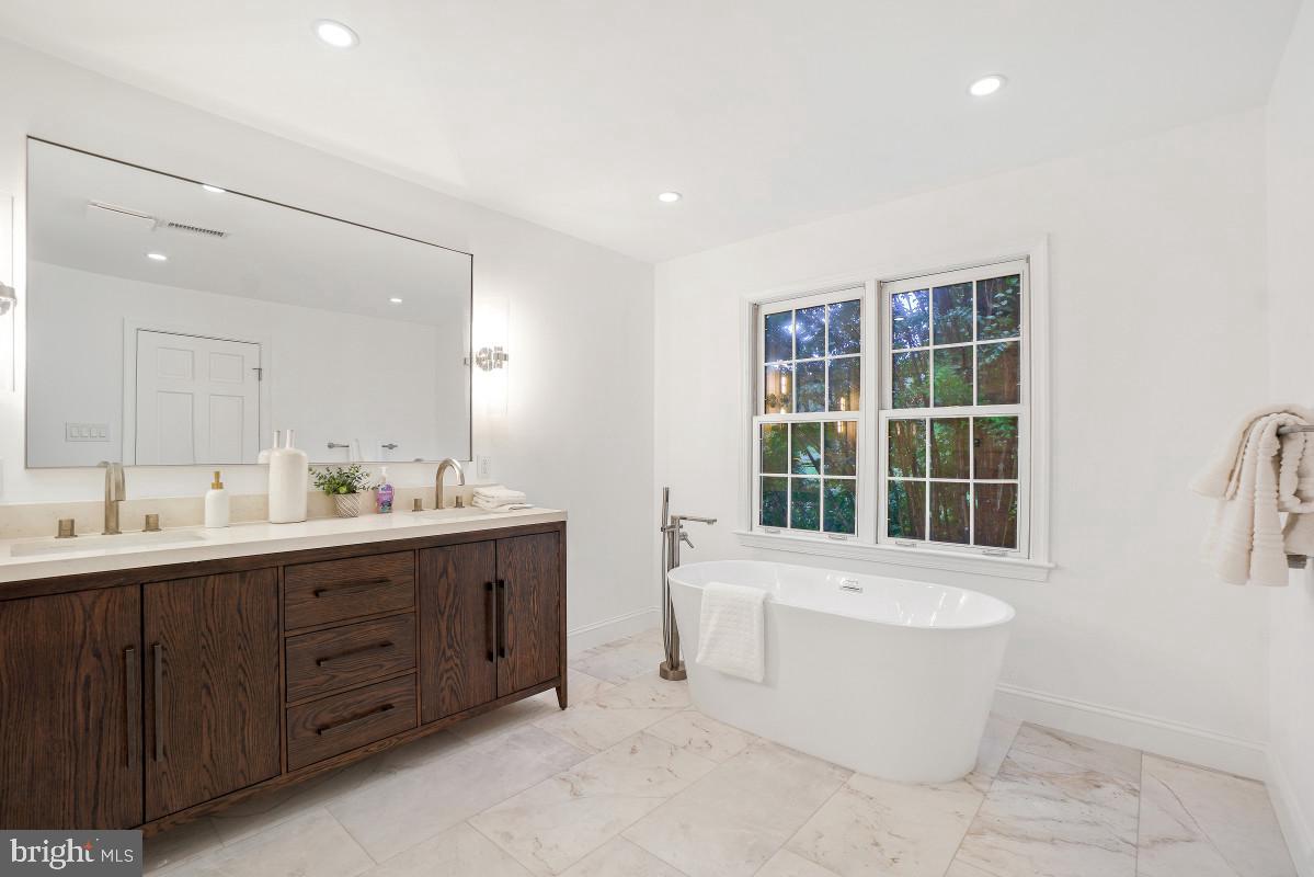 4512 Van Ness St Nw Property Photo 32