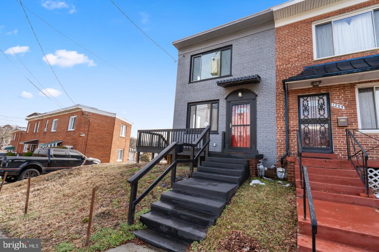 1261 Gallatin St Ne Property Photo 2