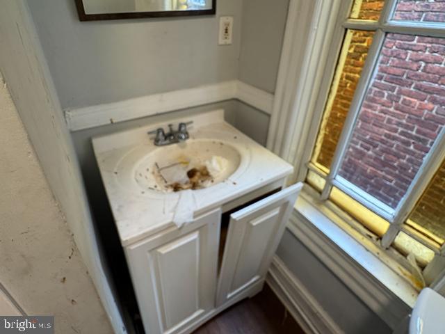 1334 Maryland Ave Ne Property Photo 6