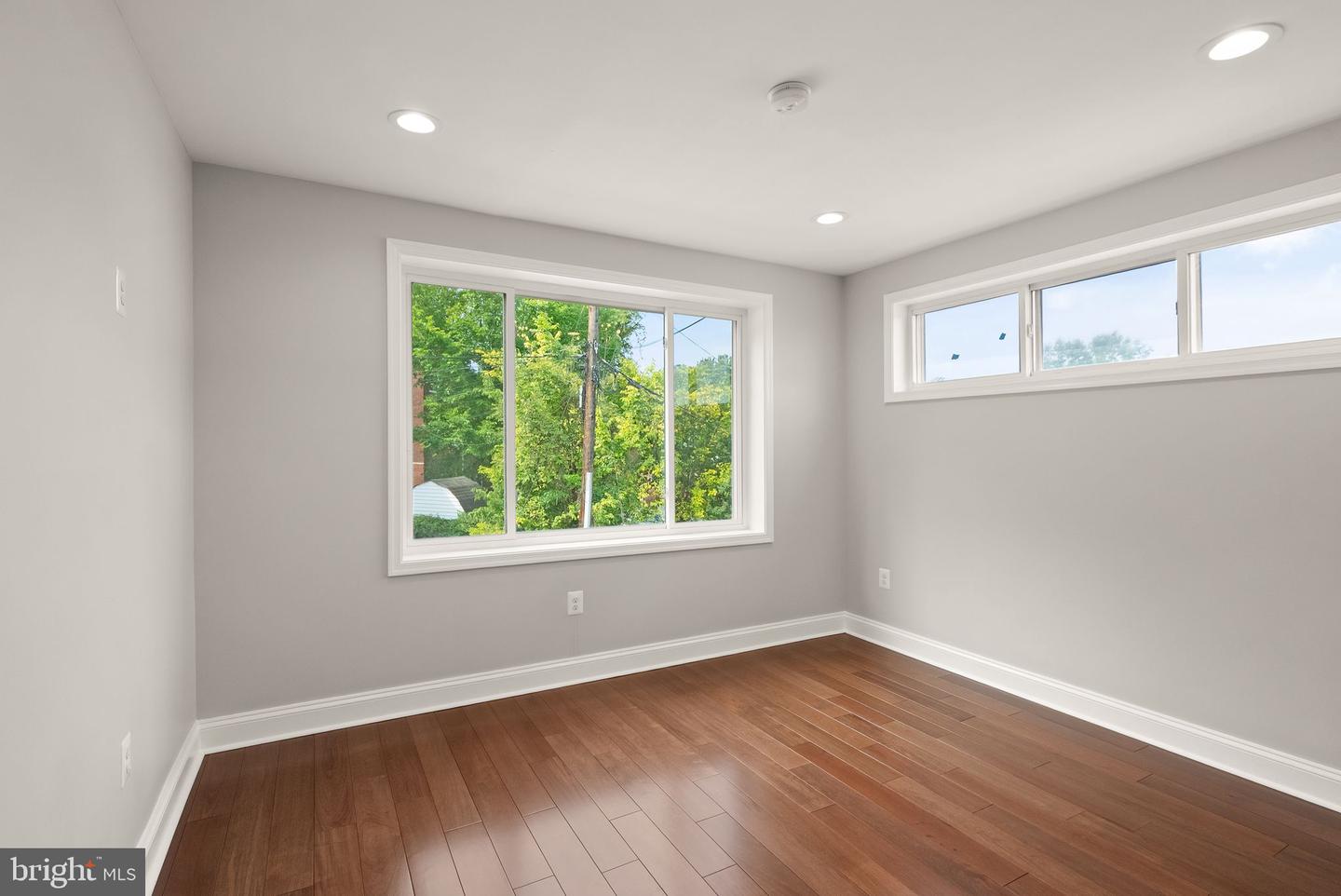 219 Webster St Ne Property Photo 11