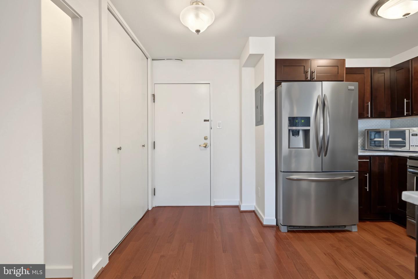 730 24th St Nw #409 Property Photo 3