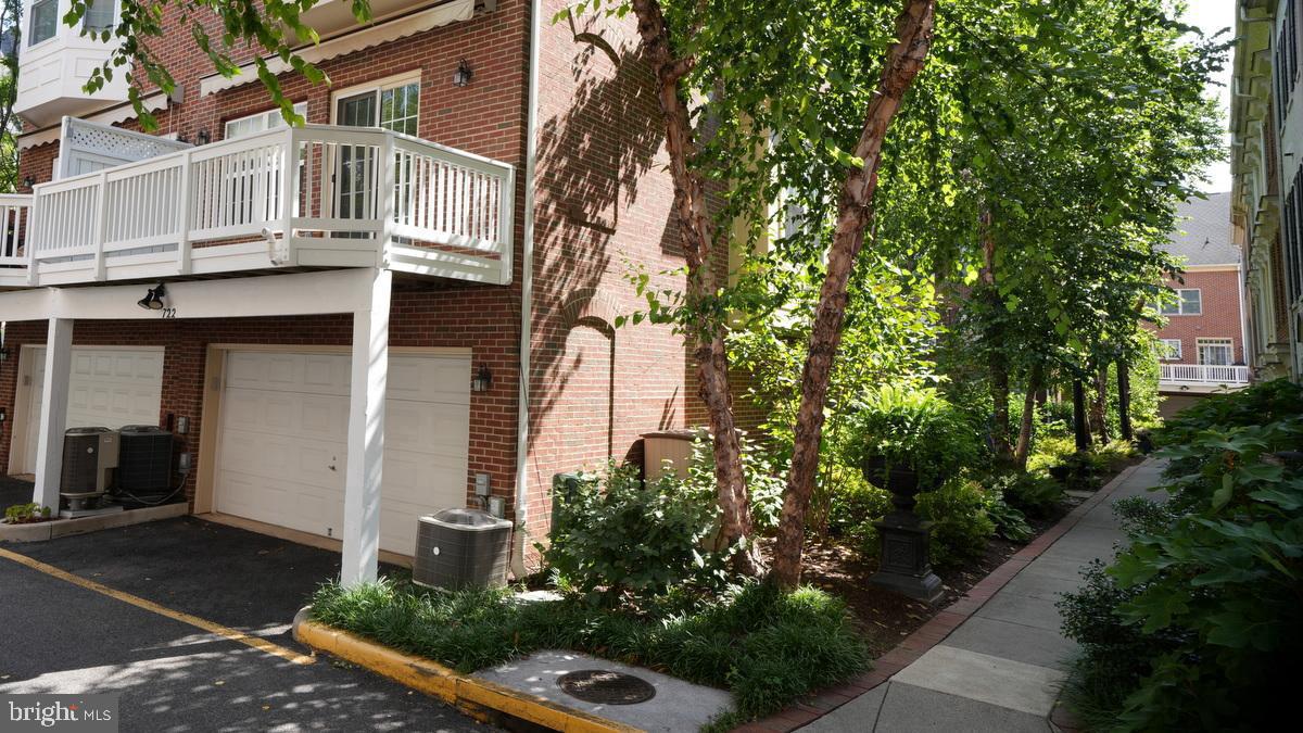 722 Capitol Square Pl Sw Property Photo 3