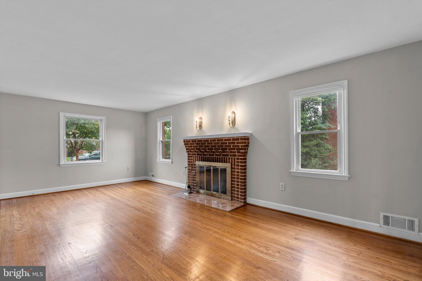 4416 Nash St Ne Property Photo 6