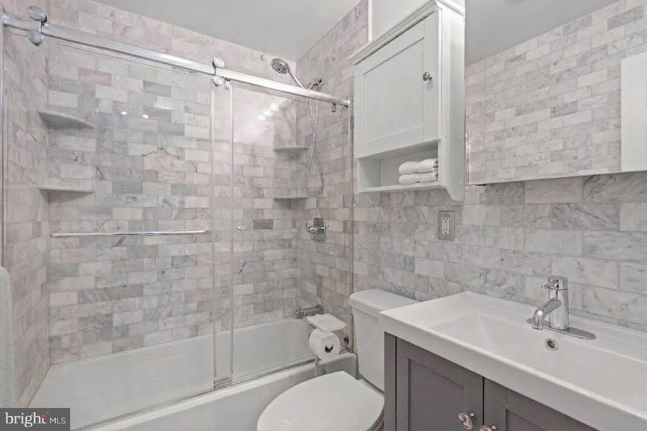 1418 W Nw #403 Property Photo 7