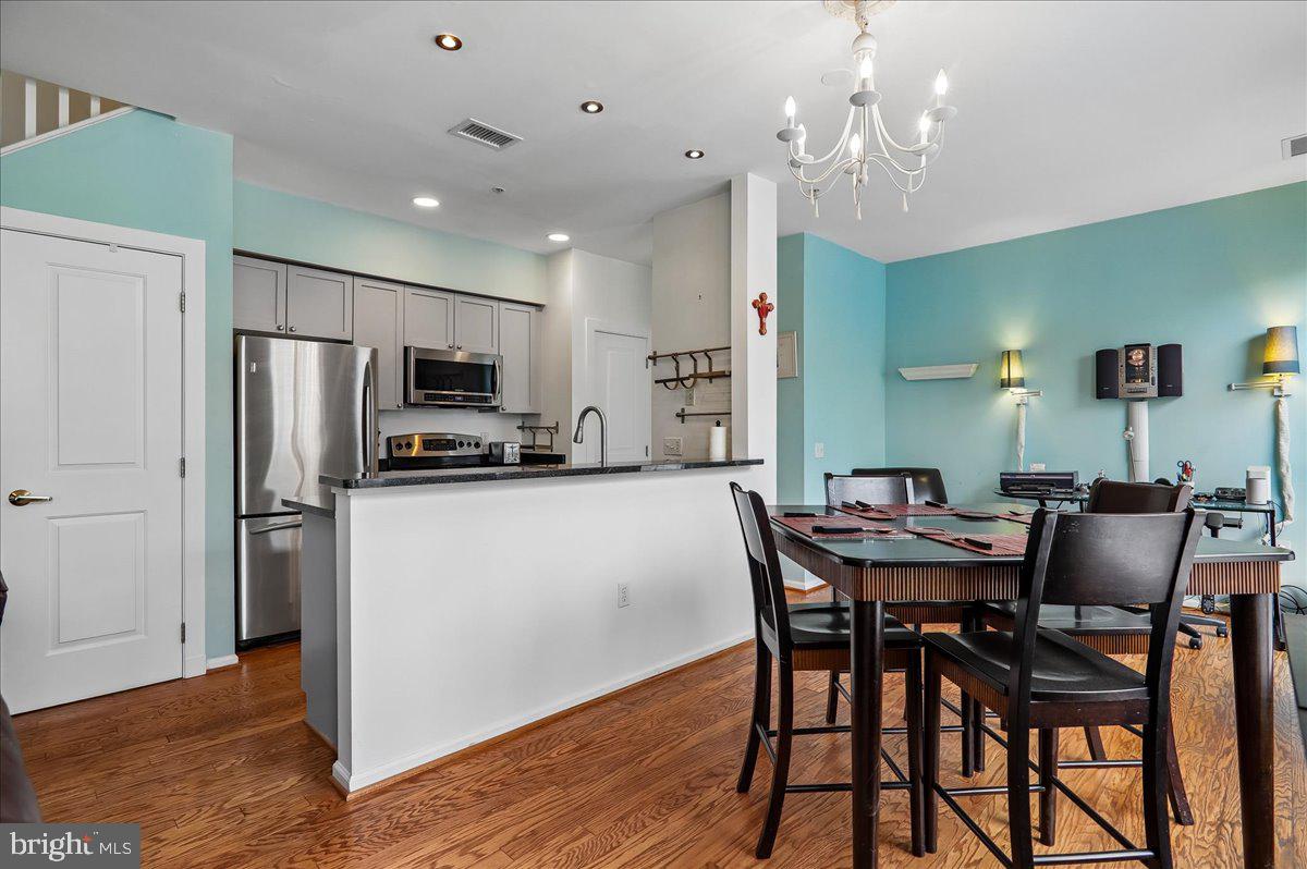343 Cedar St Nw #316 Property Photo 4