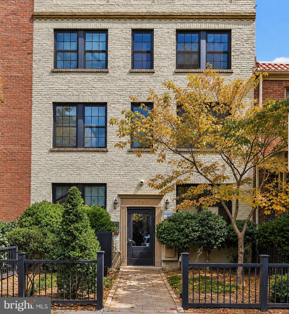 1821 T ST NW Property Photo 1