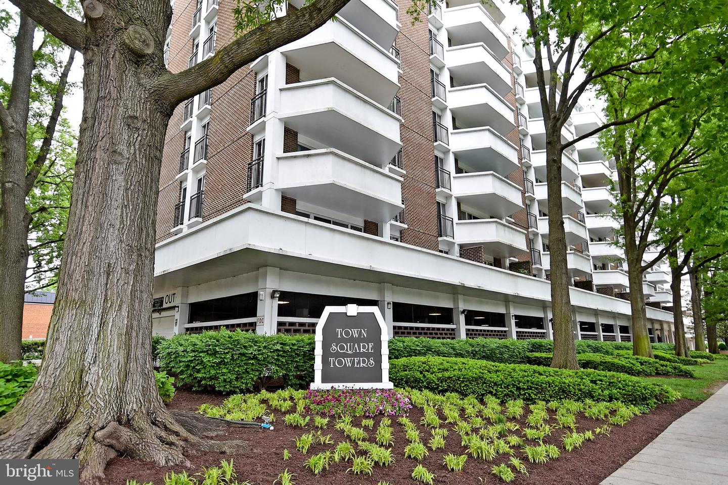 700 7TH ST SW #PH826 Property Photo 1