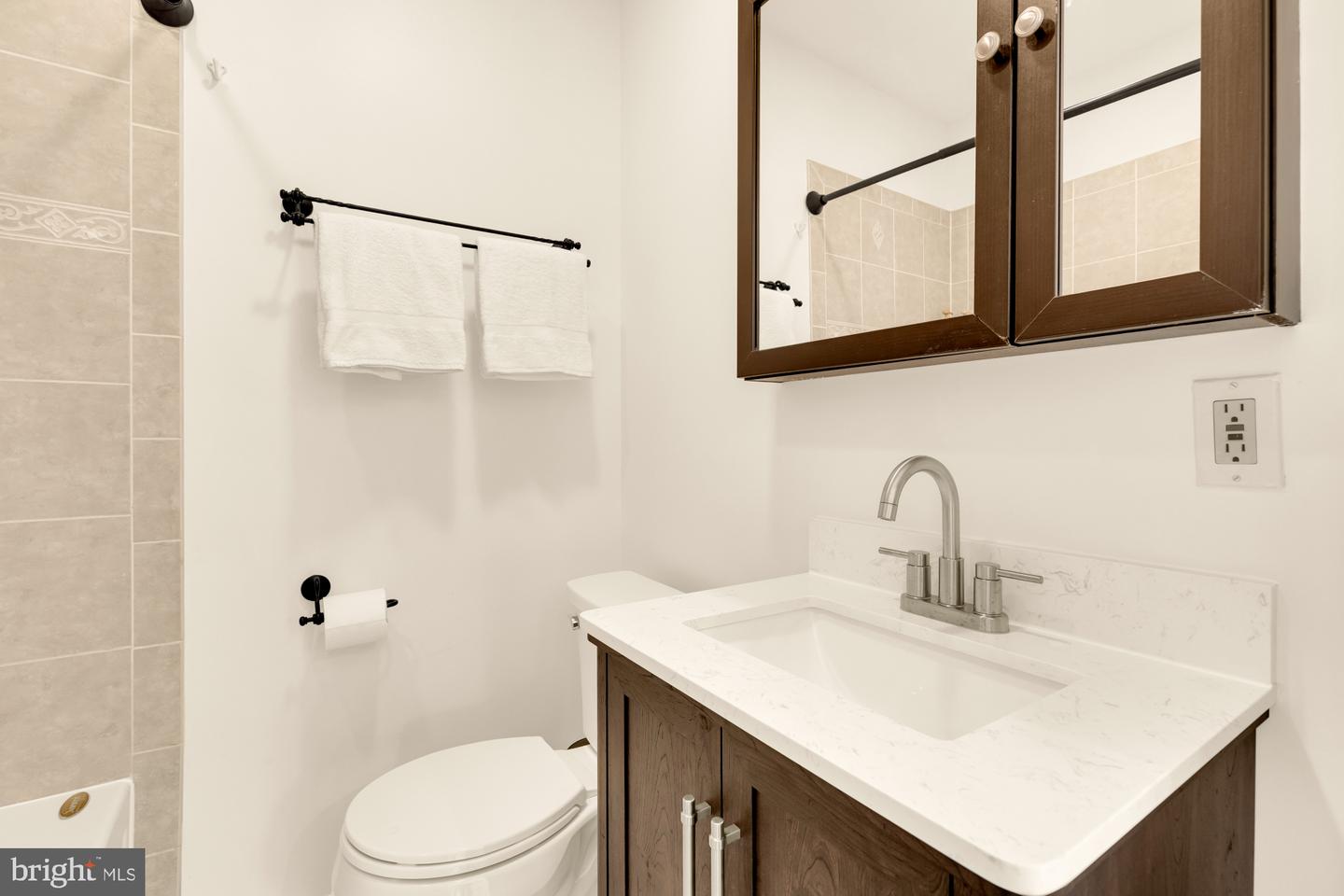 5754 Colorado Ave Nw #202 Property Photo 16