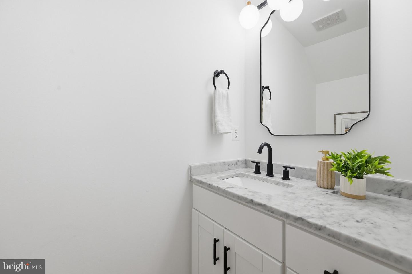 1632 K St Ne #2 Property Photo 10