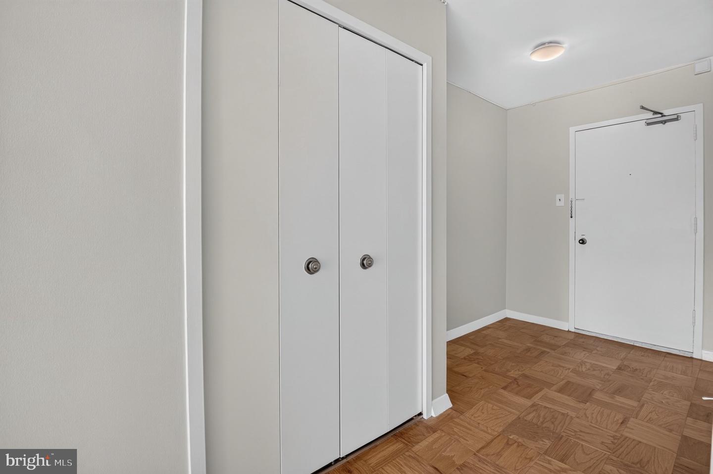 3001 Veazey Ter Nw #619 Property Photo 5