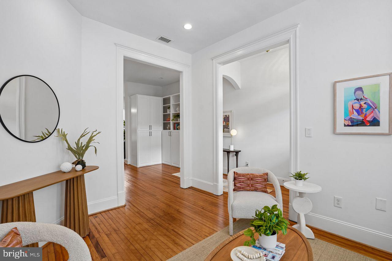 914 C St Ne Property Photo 6