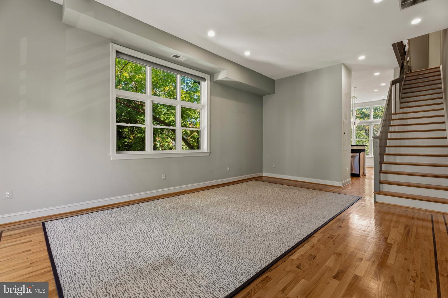 1328 Park Rd Nw #d Property Photo 5