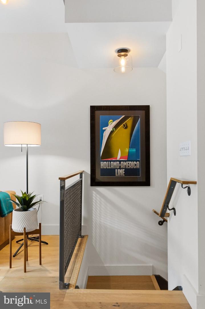 770 Girard St Nw #1e Property Photo 13