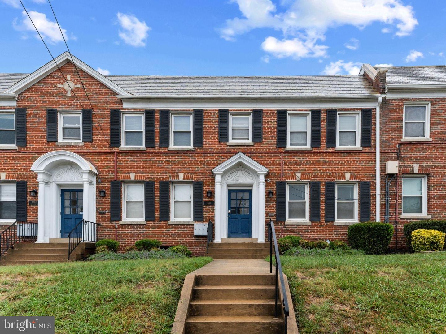 1302 BRYANT ST NE #1 Property Photo 1