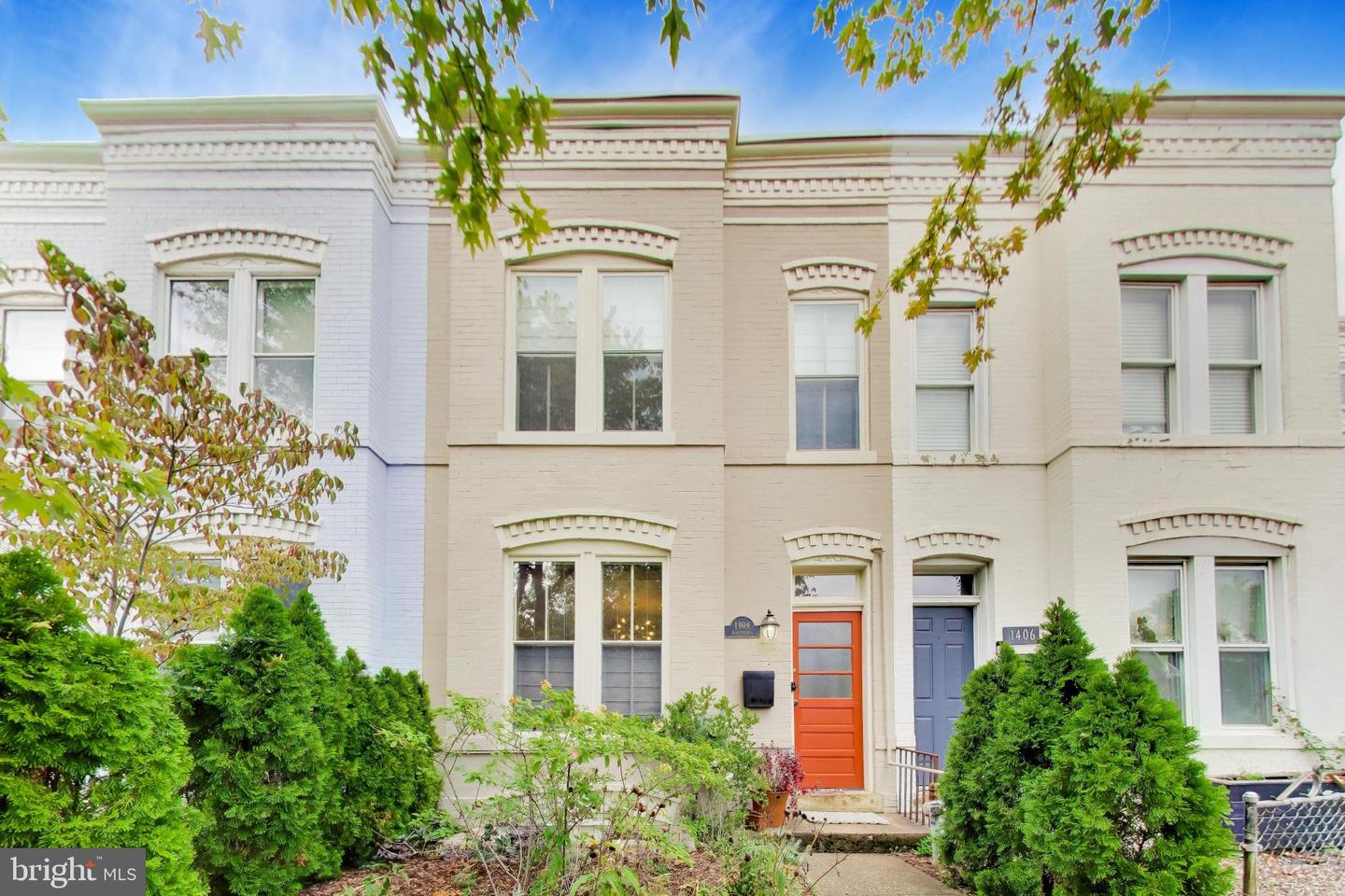 1404 CONSTITUTION AVE NE Property Photo 1