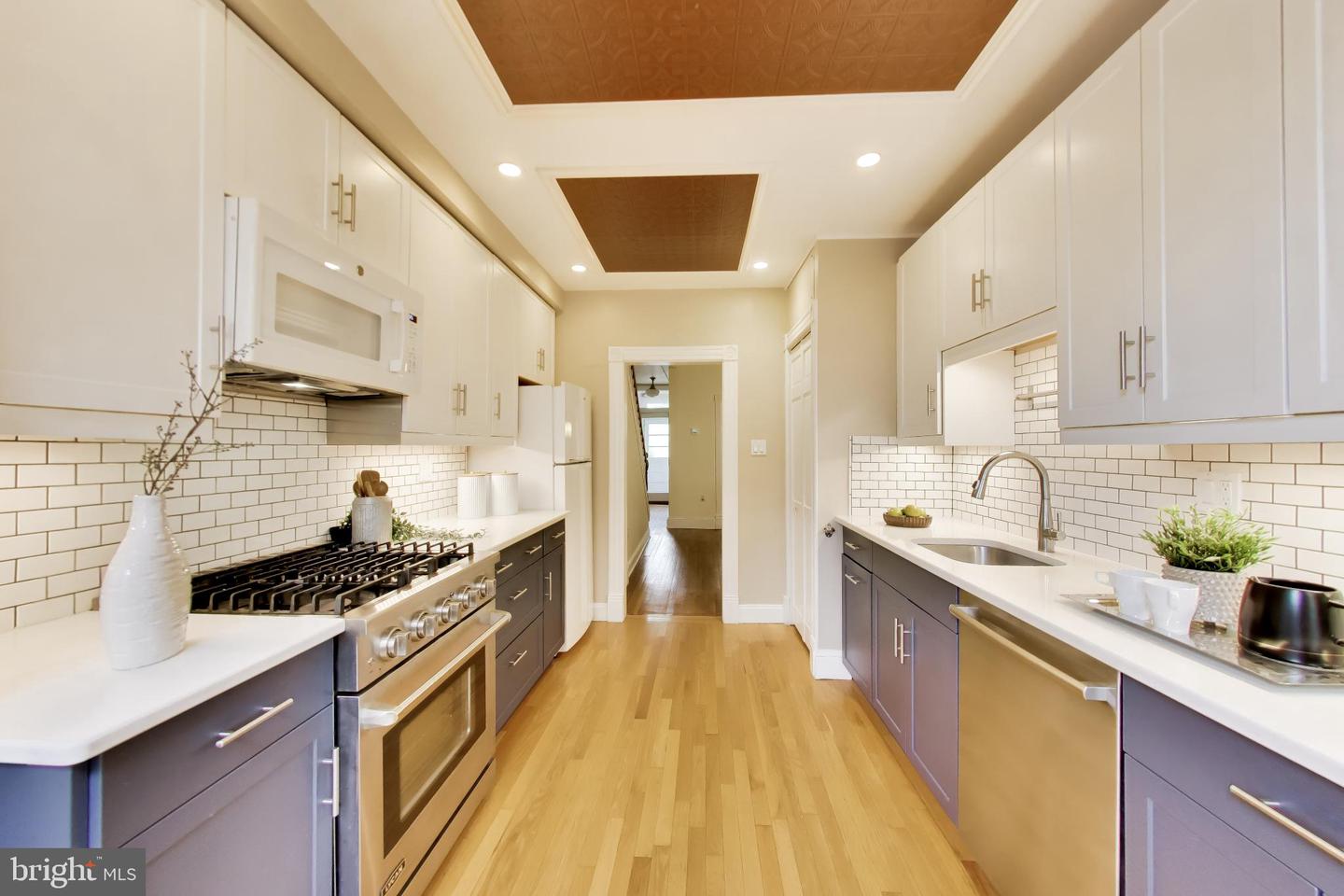 1404 Constitution Ave Ne Property Photo 9