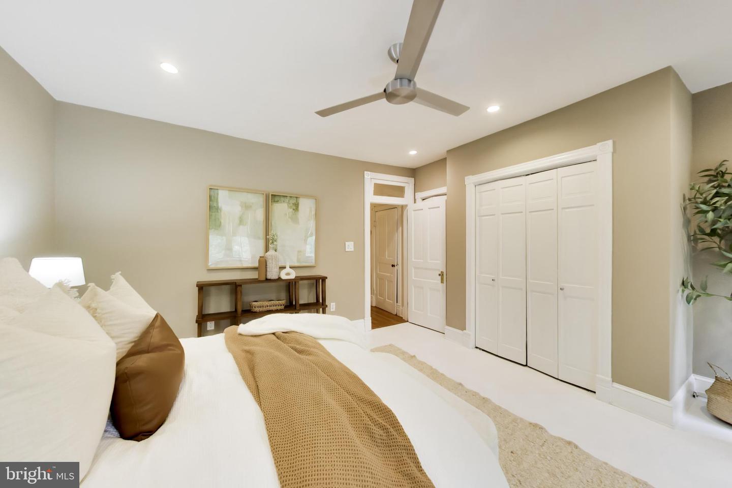 1404 Constitution Ave Ne Property Photo 14