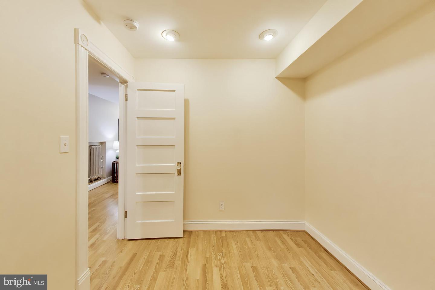 1404 Constitution Ave Ne Property Photo 24